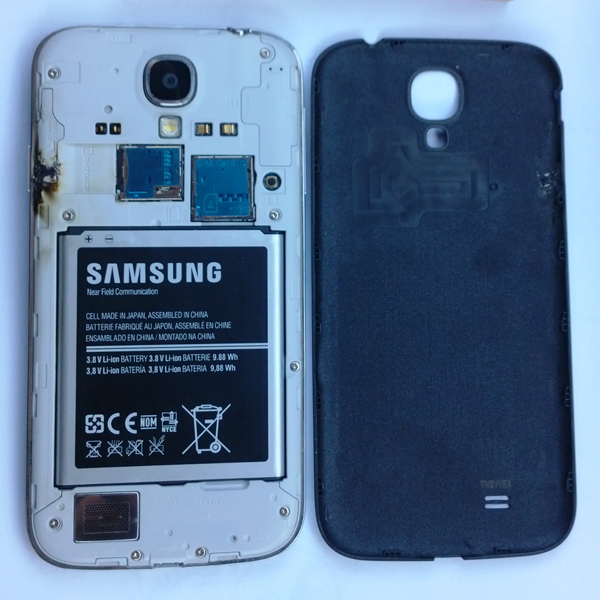 Samsung Galaxy S4,Galaxy S4, Загадочное возгорание Galaxy S4